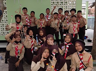 Asiknya Pramuka SD Negeri Cibeureum Kwarran Cileungsi berlatih Simpul