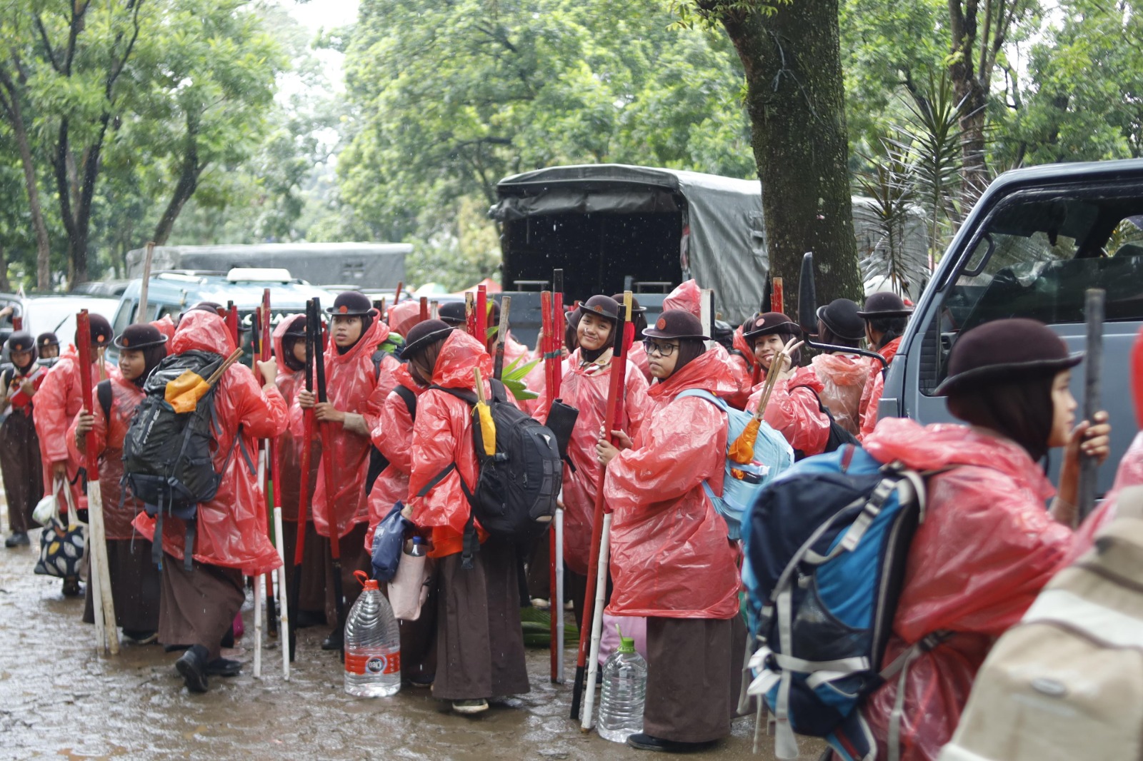 Hujan Tak Menghambat, Peserta Tapakan Pramuka Garuda Golongan Penggalang Tiba dengan Gembira
