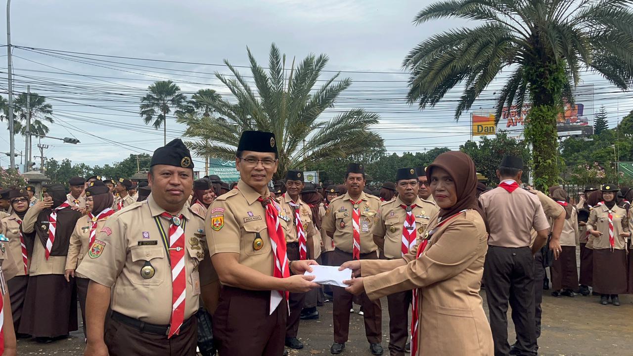 Ketua Kwarran Caringin Serahkan Donasi untuk Korban Banjir Bandang di Sumatera