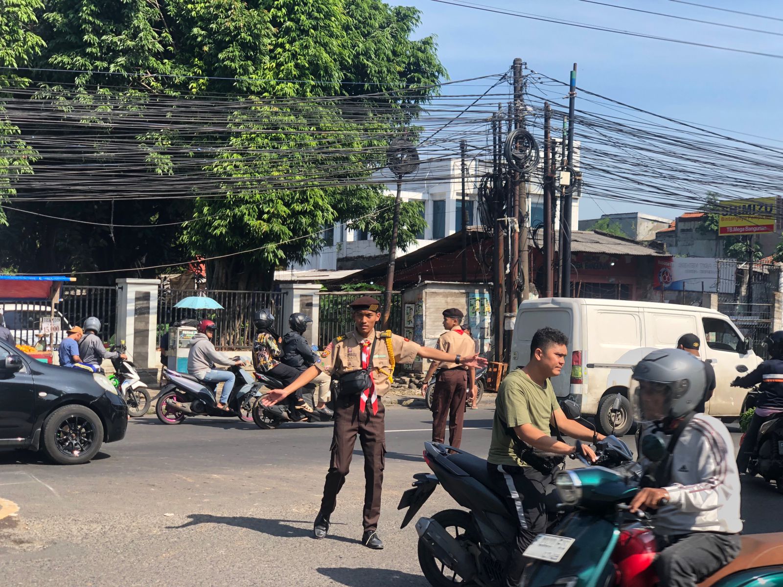 Karya Bakti Pramuka Kwarran Cibinong Dukung Pengamanan Natal 2025 dan Tahun Baru 2026