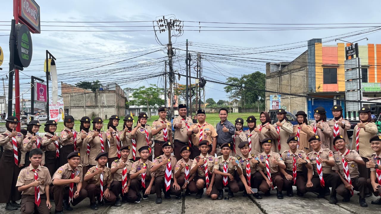 Kolaborasi Lintas Golongan: Pramuka Penggalang, Penegak, dan Pandega Ciseeng Bersinergi di Karya Bakti Nataru 2025