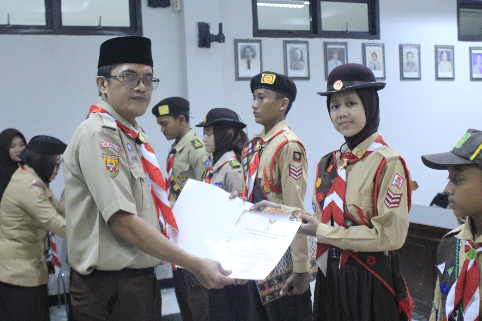 Kwarran Citeureup Serahkan Sertifikat Pramuka Garuda Angkatan 1, Tegaskan Peran Pembinaan Karakter Generasi Muda