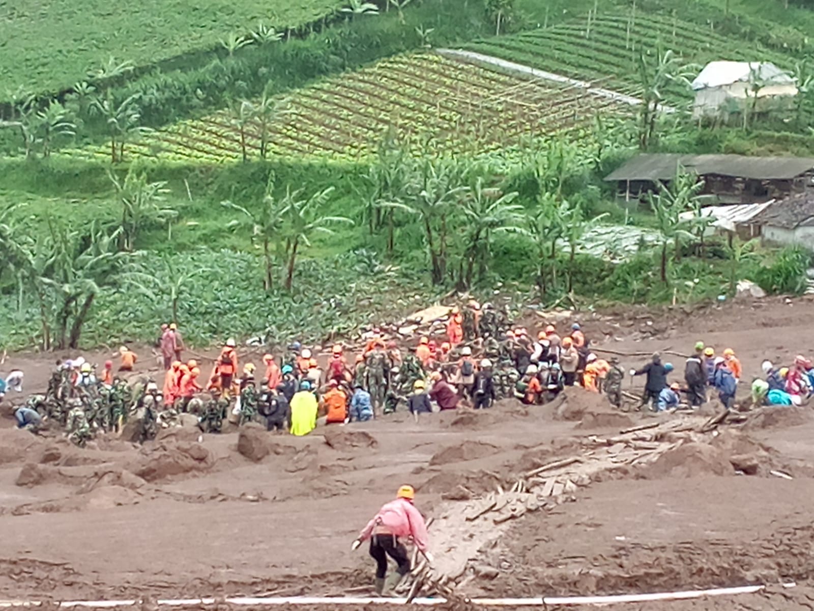 Gerak Cepat Pramuka Peduli Kwarcab Bogor Hadir di Lokasi Longsor Bandung Barat