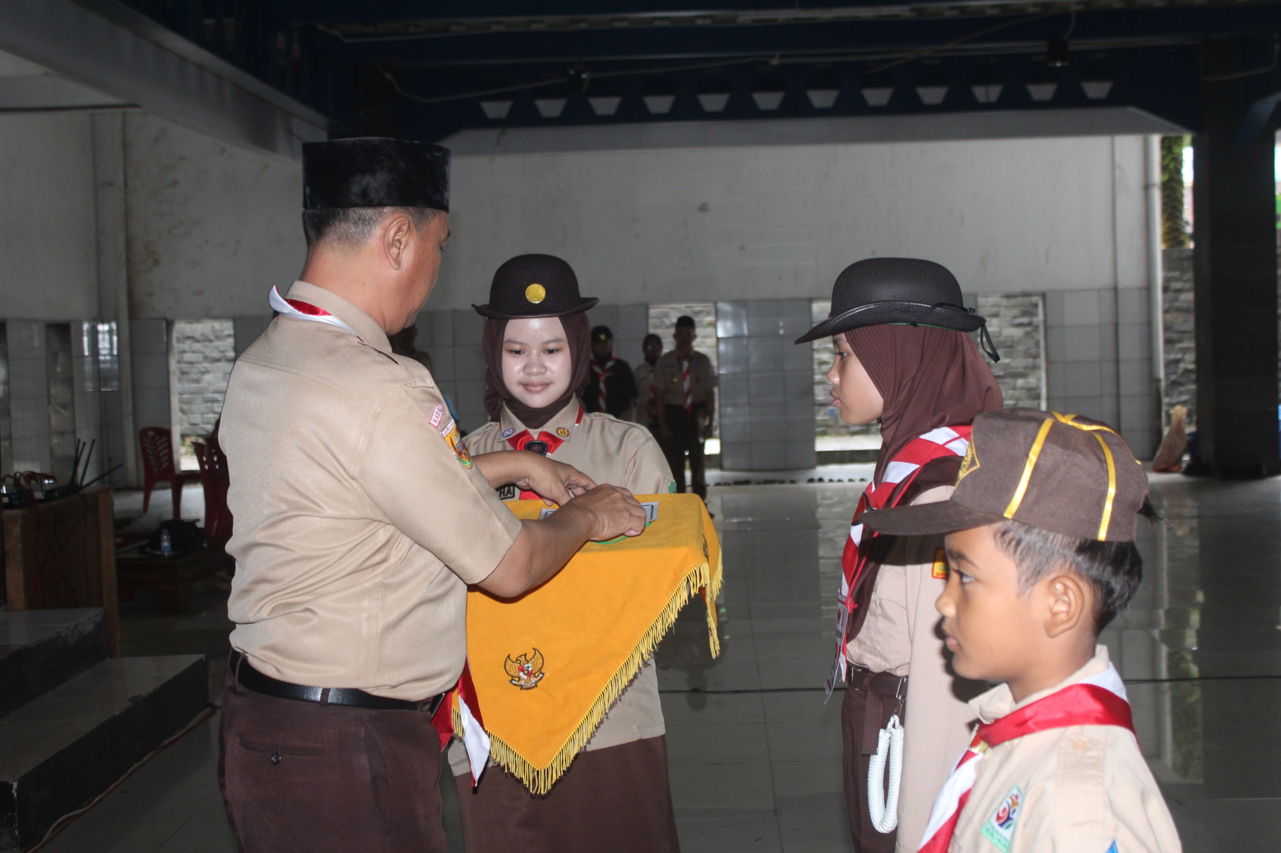 Suksesnya Upacara Pembukaan Lomba Tata Laksana 2 dan Lomba Penggalang Hebat 1 Kwartir Ranting Leuwiliang