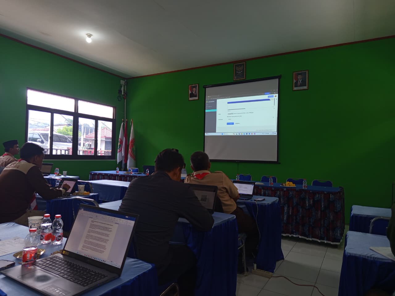 Workshop Bidang Komti dan Pusdatin Kwarran Leuwiliang Tingkatkan Kapasitas Digital Kepramukaan