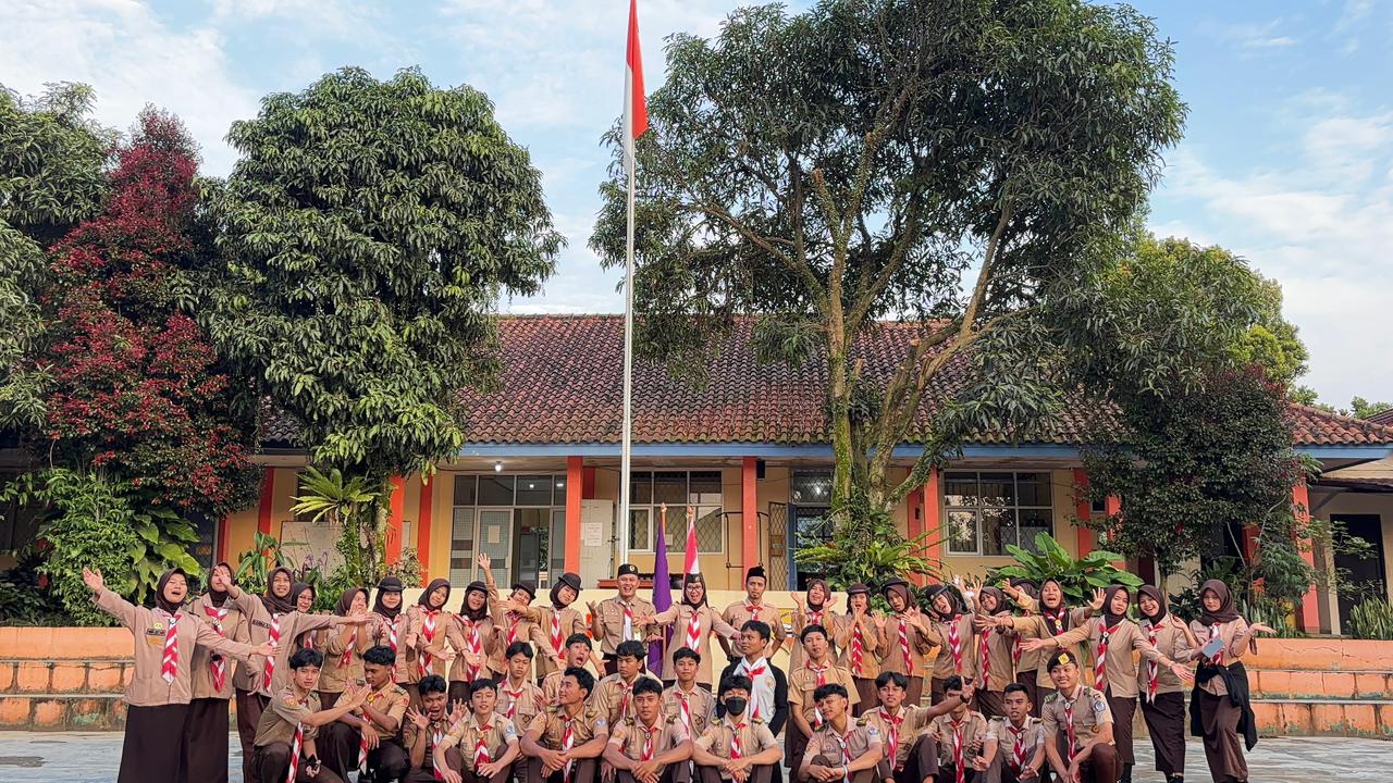 Menapaki Gerbang Kedewasaan: Pindah Golongan dan Penerimaan Tamu Ambalan SMAN 1 Nanggung Kwartir Ranting Nanggung