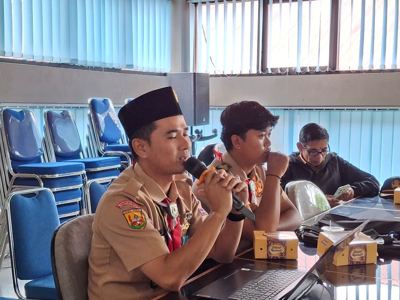 KWARRAN PAMIJAHAN BERKOLABORASI DENGAN PEMERINTAH KECAMATAN PADA KEGIATAN SOSIALISASI PENANAMAN POHON KELAPA DI HUTAN KOTA KECAMATAN PAMIJAHAN