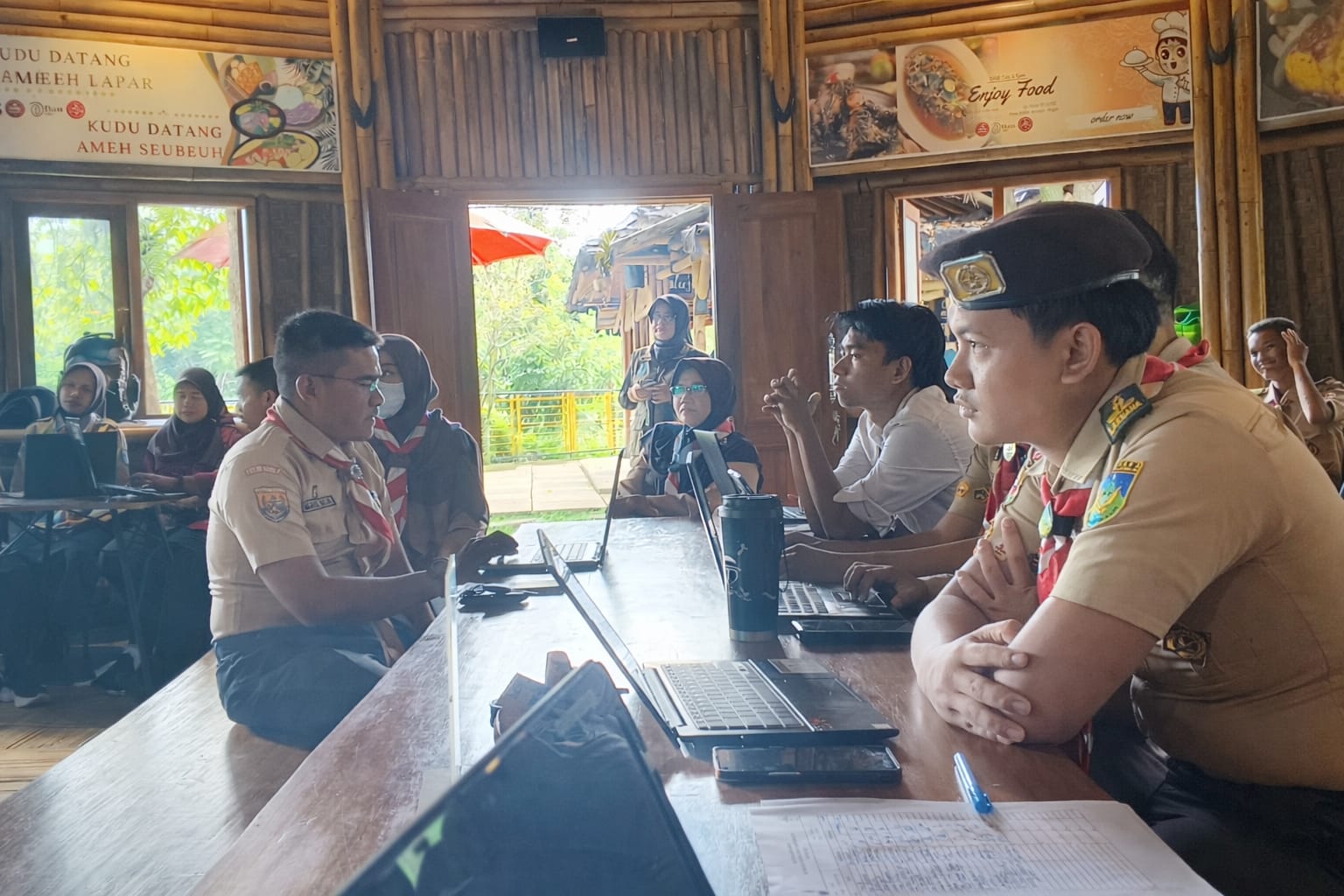 Ngopi Sambil Koordinasi, Pusdatin Kwarcab Bogor Sambangi Wilayah 2