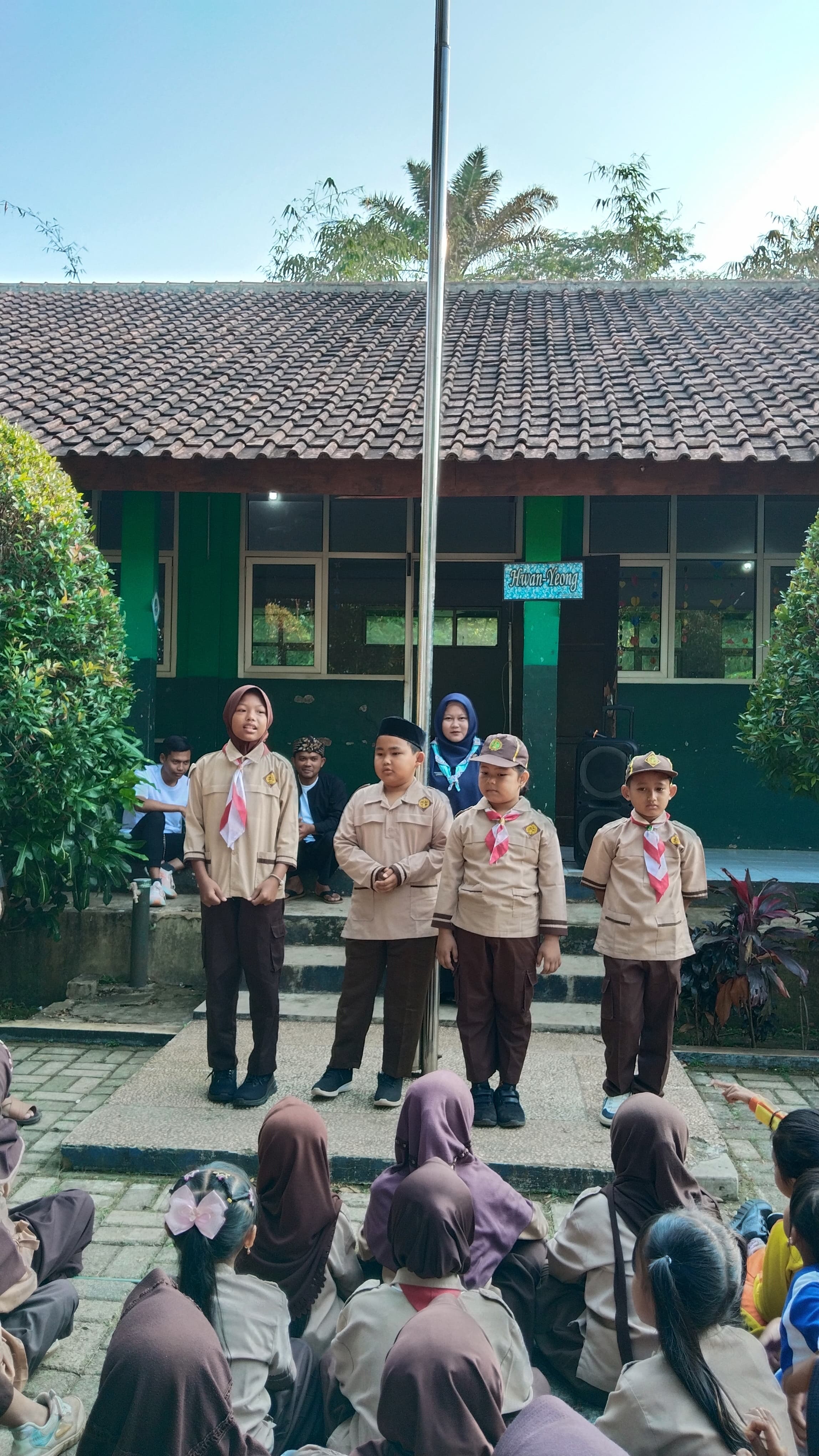 KADU (Kamis Pandu): Pembiasaan Senam Pramuka Sebelum Belajar di Gugusdepan SDN Cigarung