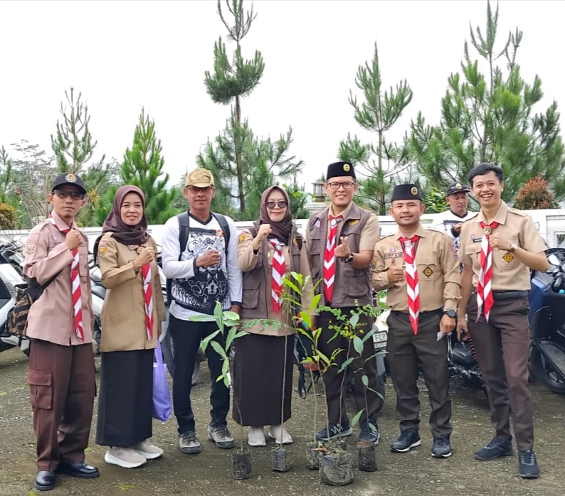 Gerakan Pramuka Kecamatan Nanggung Ikut Penanaman Hutan Kecamatan