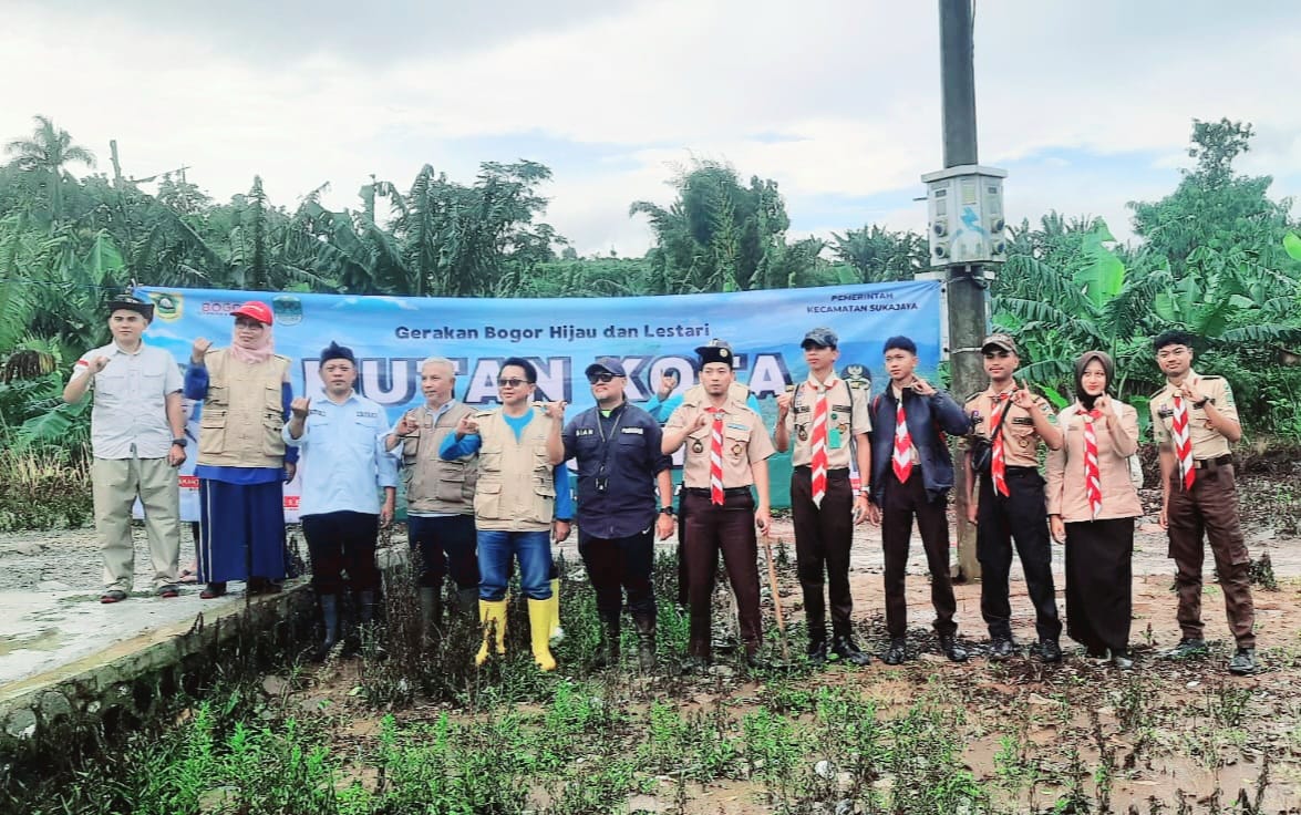 Langkah Nyata Peduli Lingkungan, Pramuka Kwaran Sukajaya Ikut Hijaukan Hutan Kota Sukajaya