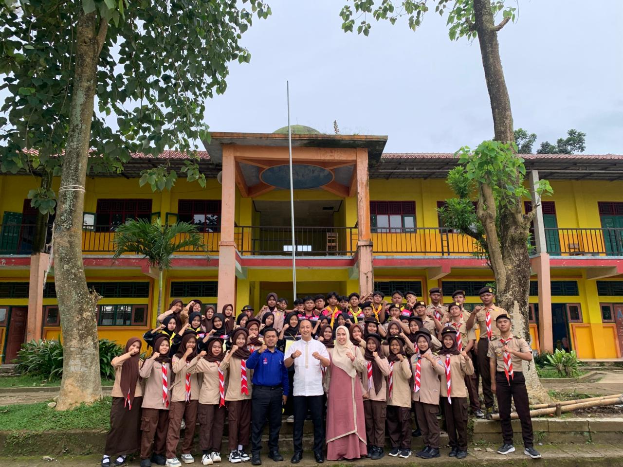 Pelantikan Kenaikan Tingkat Tku Bantara Dan Laksana Gugus Depan Smk Madani Dan Sma Tarbiyatul Falah Kwarran Ciampea