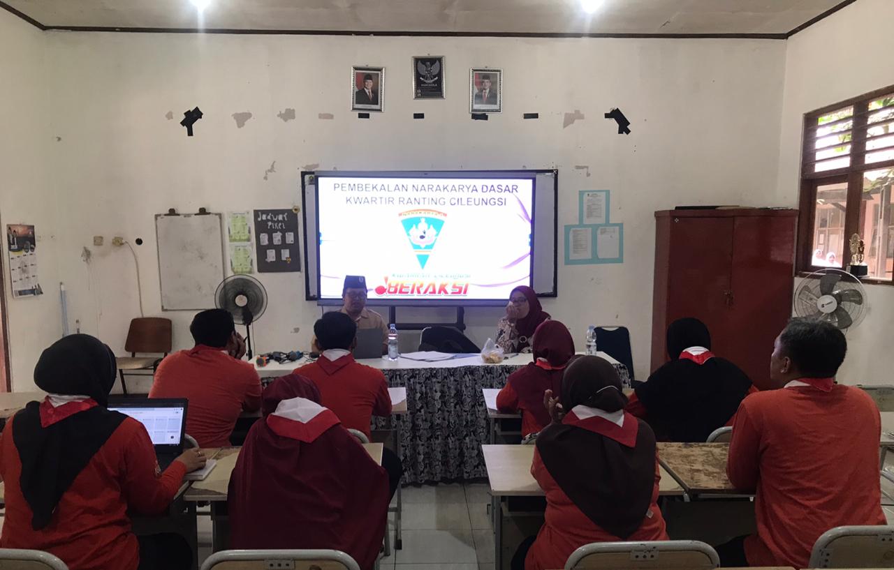 Kwarran Cileungsi Tingkatkan Perananan Pembina Lulusan Kursus Melalui Pembekalan Narakarya