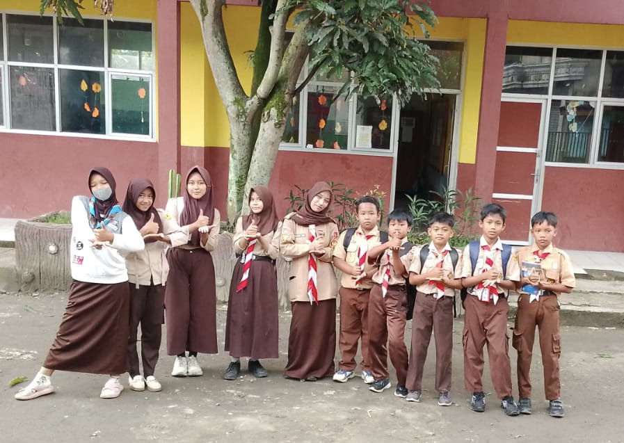 Pecahkan Kode Rahasia! Keseruan Pramuka SDN Pamijahan 01 Taklukkan Sandi Kotak dan Morse