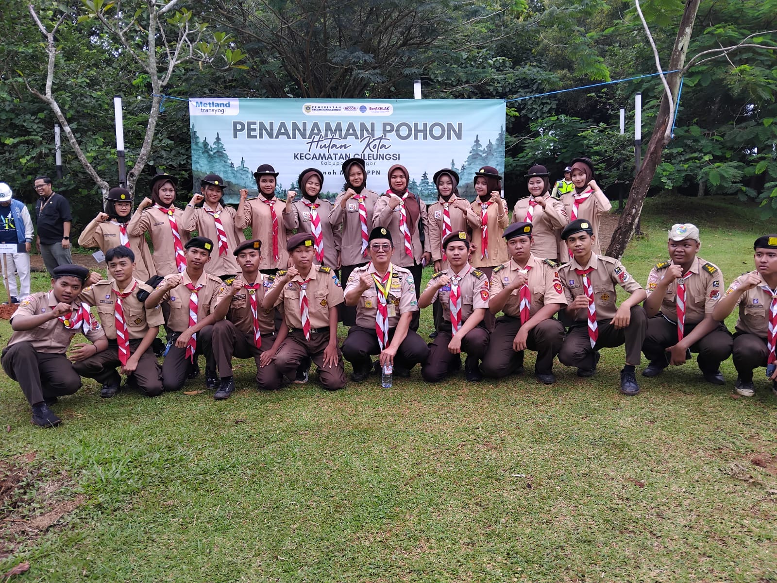 Kwarran Cileungsi Siap Dukung Program Hutan Kota