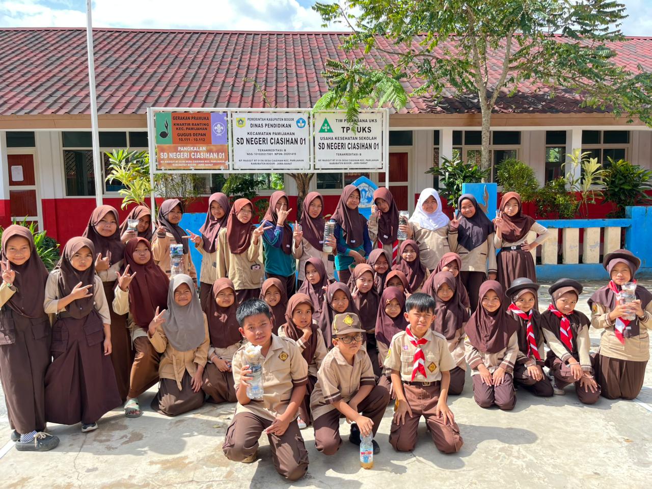 Belajar dari Alam: Penggalang SD Negeri Ciasihan 01 Kuasai Teknik Penjernihan Air