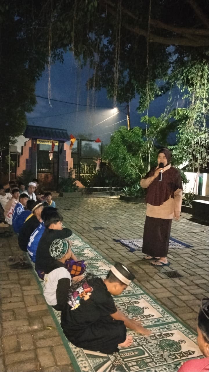 Pengawas Kecamatan Leuwisadeng Berikan Motivasi Inspiratif pada Peserta PERJUSA Gudep SDN Cigarung