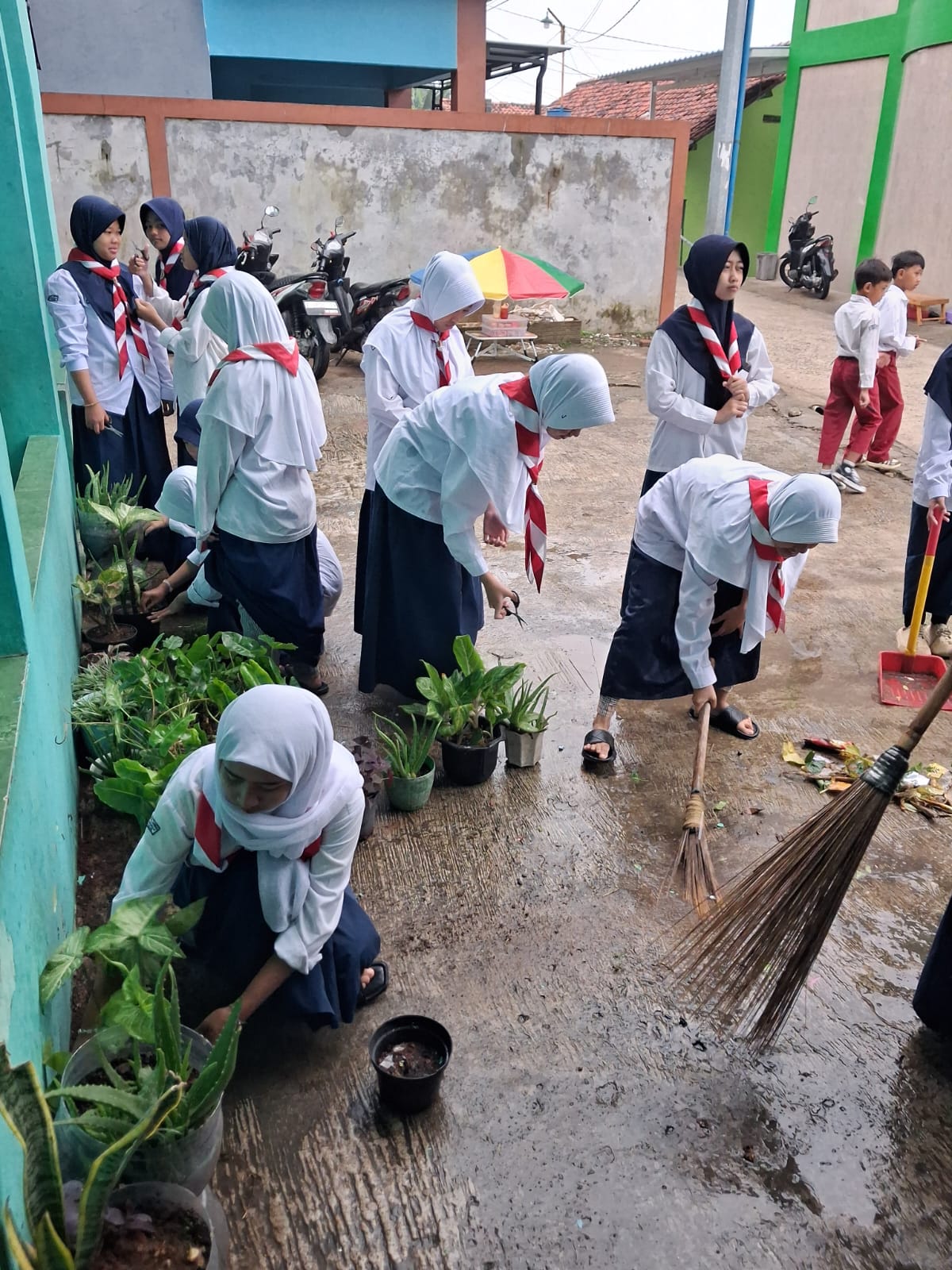 Aksi Nyata Generasi Hijau! PJBL MTs Raudlatul Jannah Sukaraja Bangun Kesadaran Peduli Lingkungan