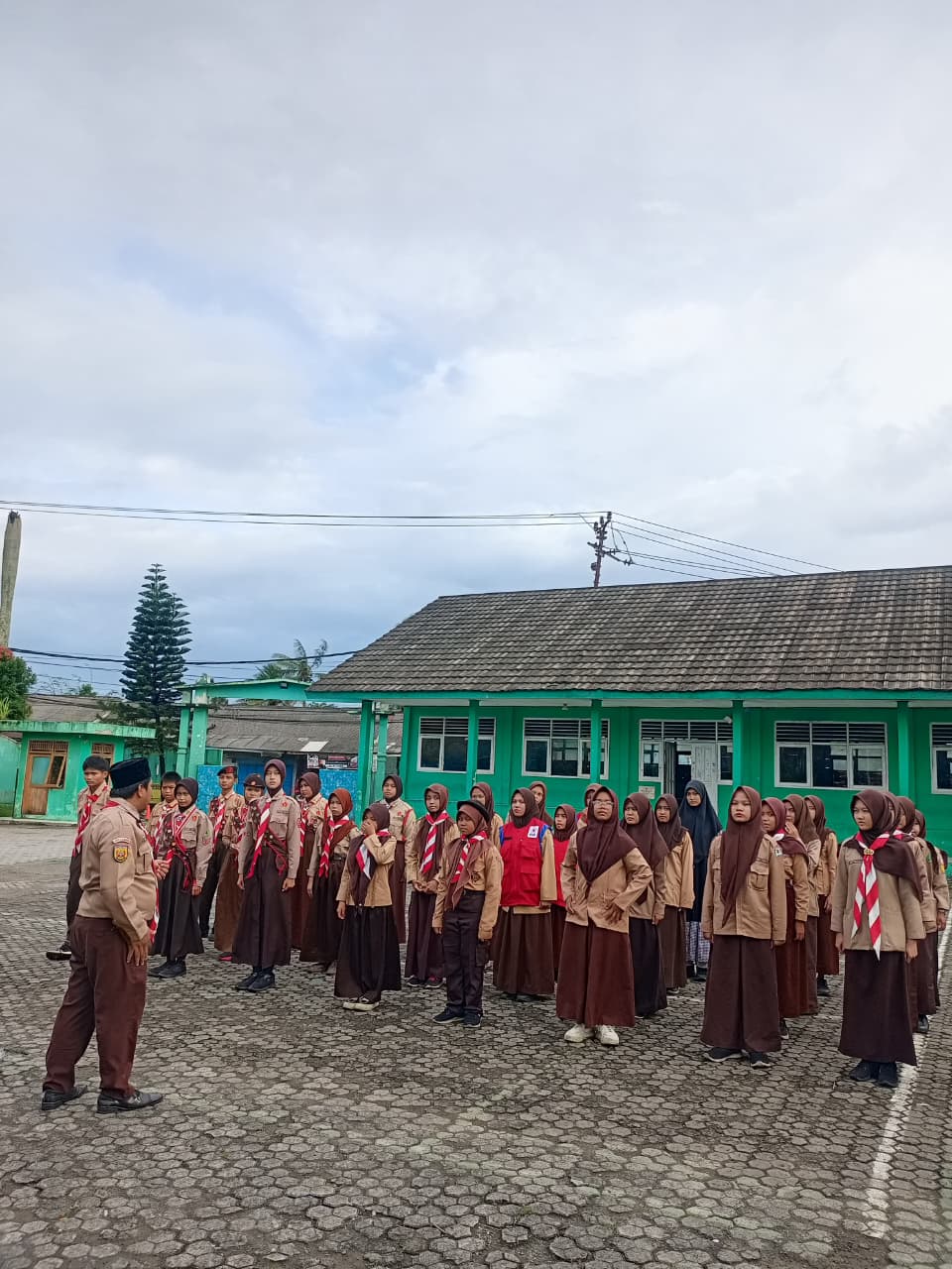 Pramuka SMA Mathla’ul Huda Gelar “Pramuka Berbagi”, Tebar Takjil dan Kebersamaan di Bulan Ramadan