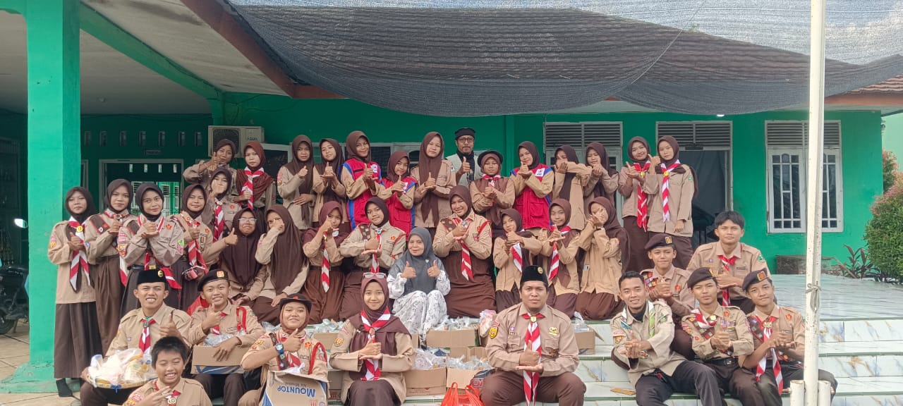 Pramuka MTs Mathla’ul Huda Hadirkan Semangat Berbagi di Bulan Suci Ramadan