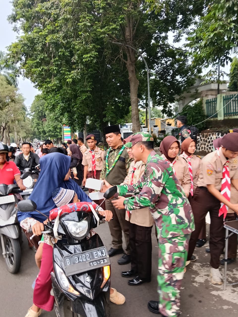 SWK BERGITAR: Saka Wira Kartika Kwarcab Kabupaten Bogor Berbagi Takjil Ramadhan