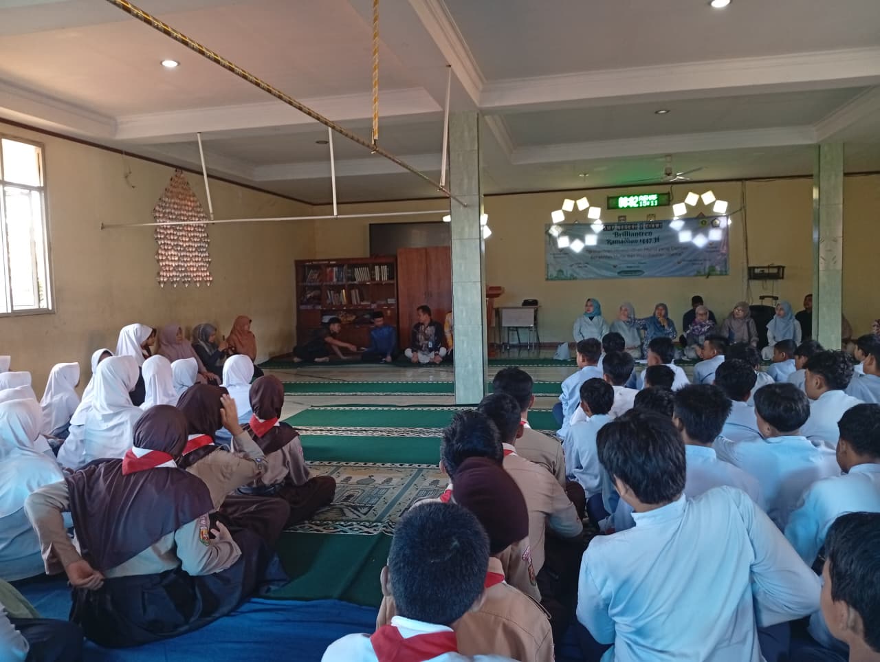 Aksi Mulia Pramuka SMPN 2 Ciawi! Santuni Anak Yatim dan Dhuafa, Tutup Meriah Brilliantren Ramadhan