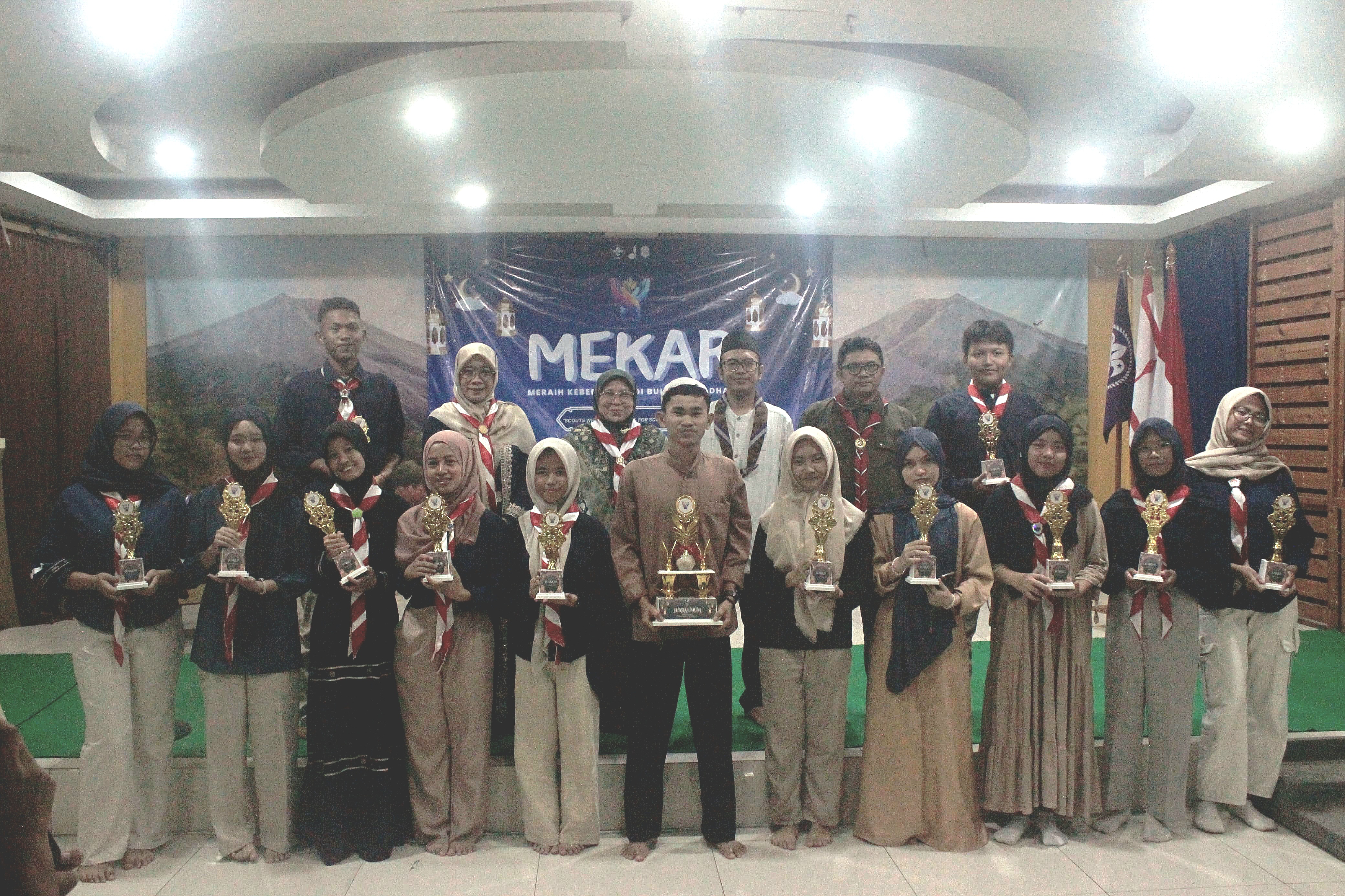 Ambalan Otto Iskandar Dinata dan R.A. Dewi Sartika Keluar menjadi Juara Umum