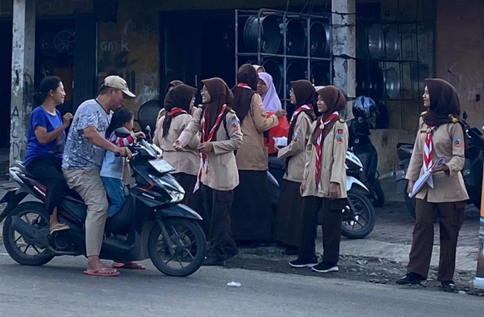 Pramuka SMK Fatahillah Cileungsi Adakan Giat Berbagi di Bulan Ramadhan