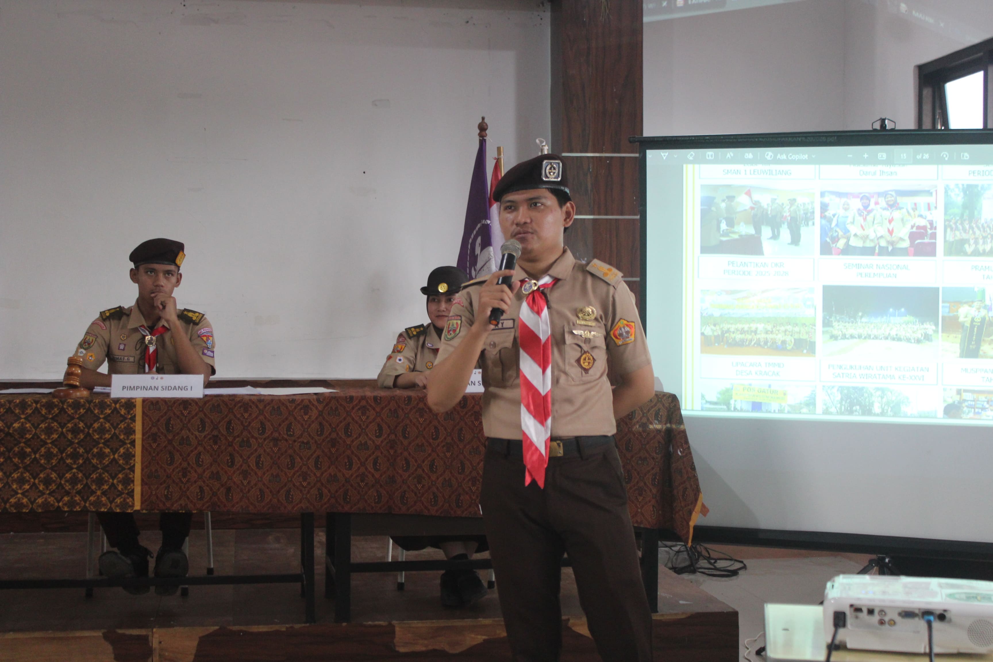 ‎PANDANGAN KETUA DEWAN KERJA RANTING LEUWILIANG DALAM SIDANG PARIPURNA RANTING