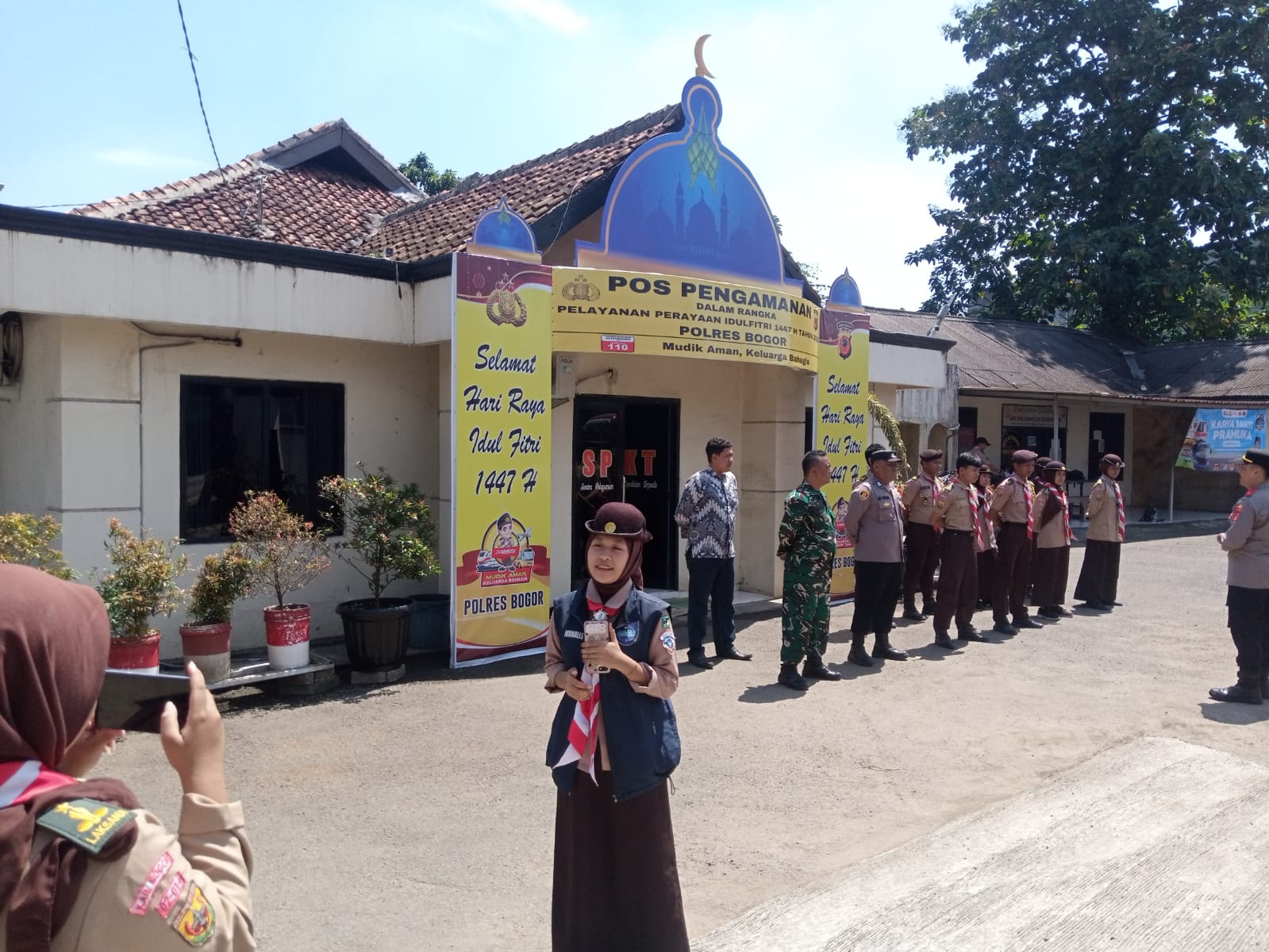 Semangat Dokumentasi, Warta Pandu Kwarran Parungpanjang Lakukan Live Report Apel Pembukaan