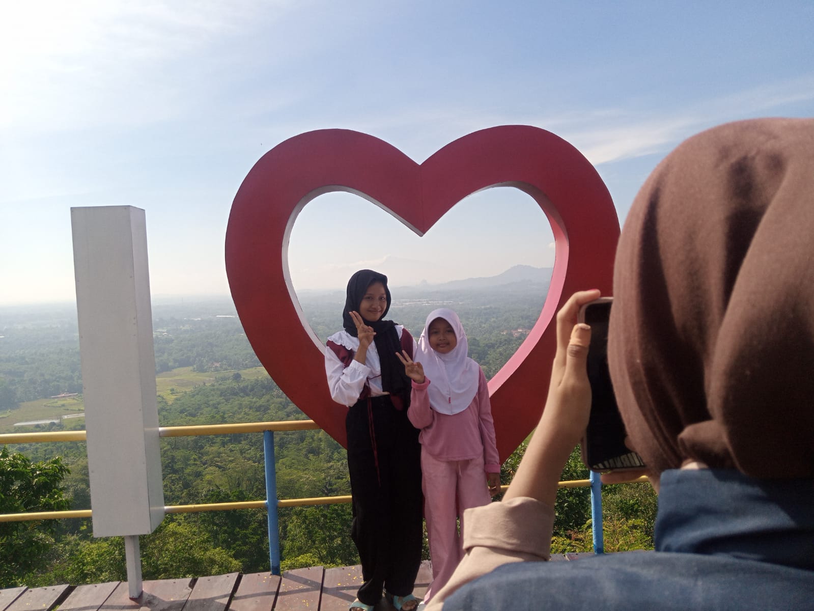 Warta Pandu Parungpanjang Aktif Dokumentasikan Pengunjung di Wisata Gunung Dago dalam KBL 2026