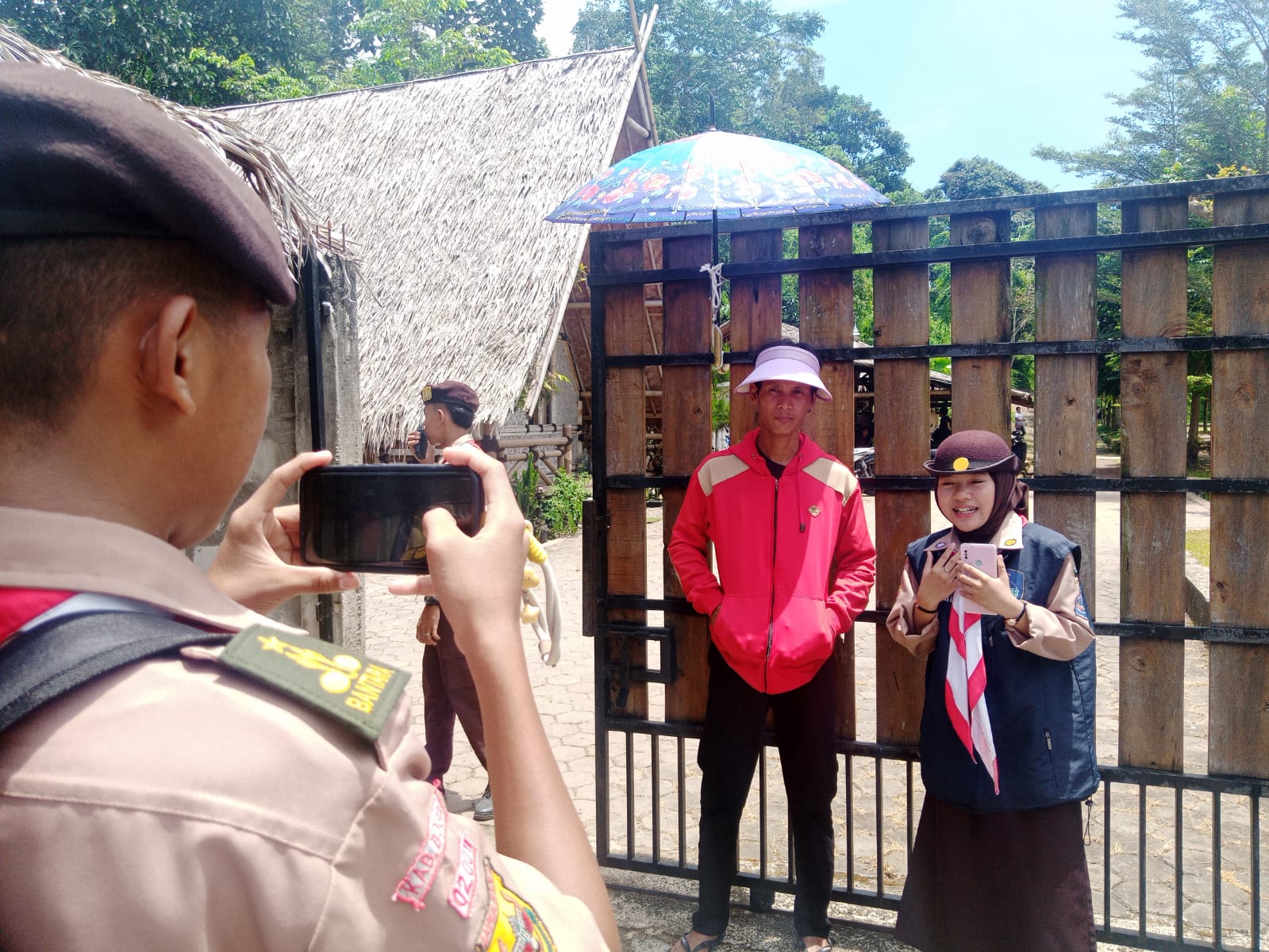 Warta Pandu Parungpanjang Gali Suara Wisatawan di Gunung Dago dalam Karya Bakti Lebaran 2026