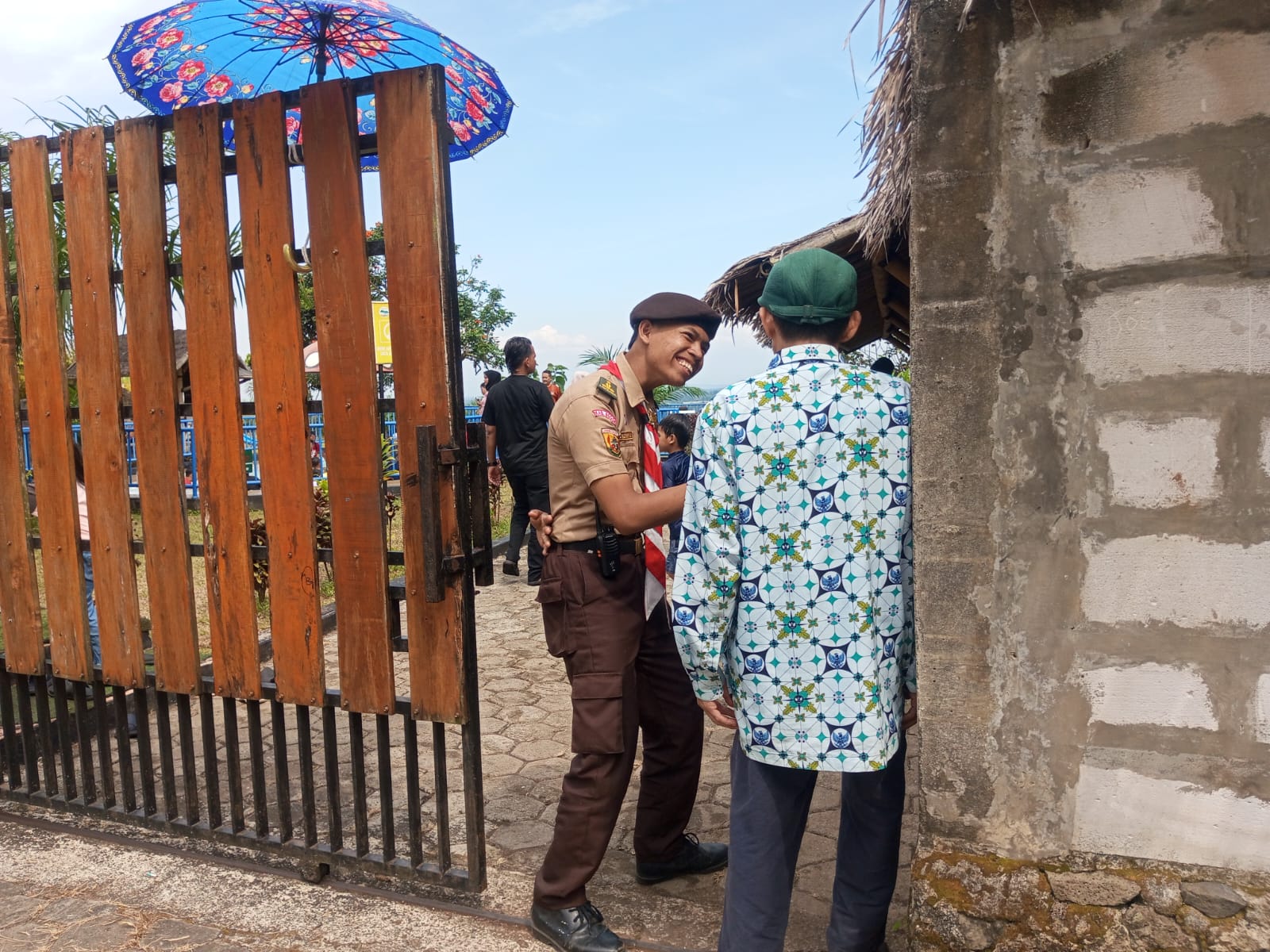 Sigap dan Penuh Tanggung Jawab, 1 anggota putra saka Wira Kartika Jaga Keamanan Area Kolam Renang wisata alam Gunung Dago