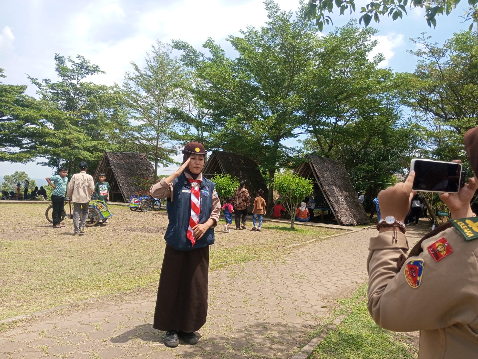 Warta Pandu Parungpanjang Sajikan Live Report Suasana Terkini Wisata Alam Gunung Dago