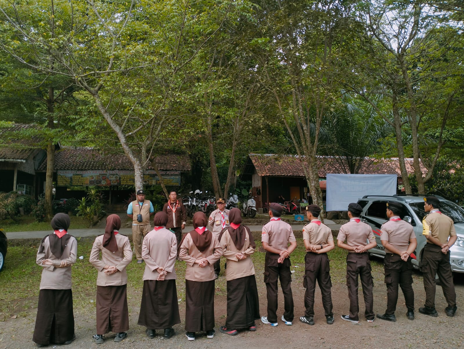 Apel Penutupan Karya Bakti, Pramuka Parungpanjang Teguhkan Semangat Pengabdian di Gunung Dago