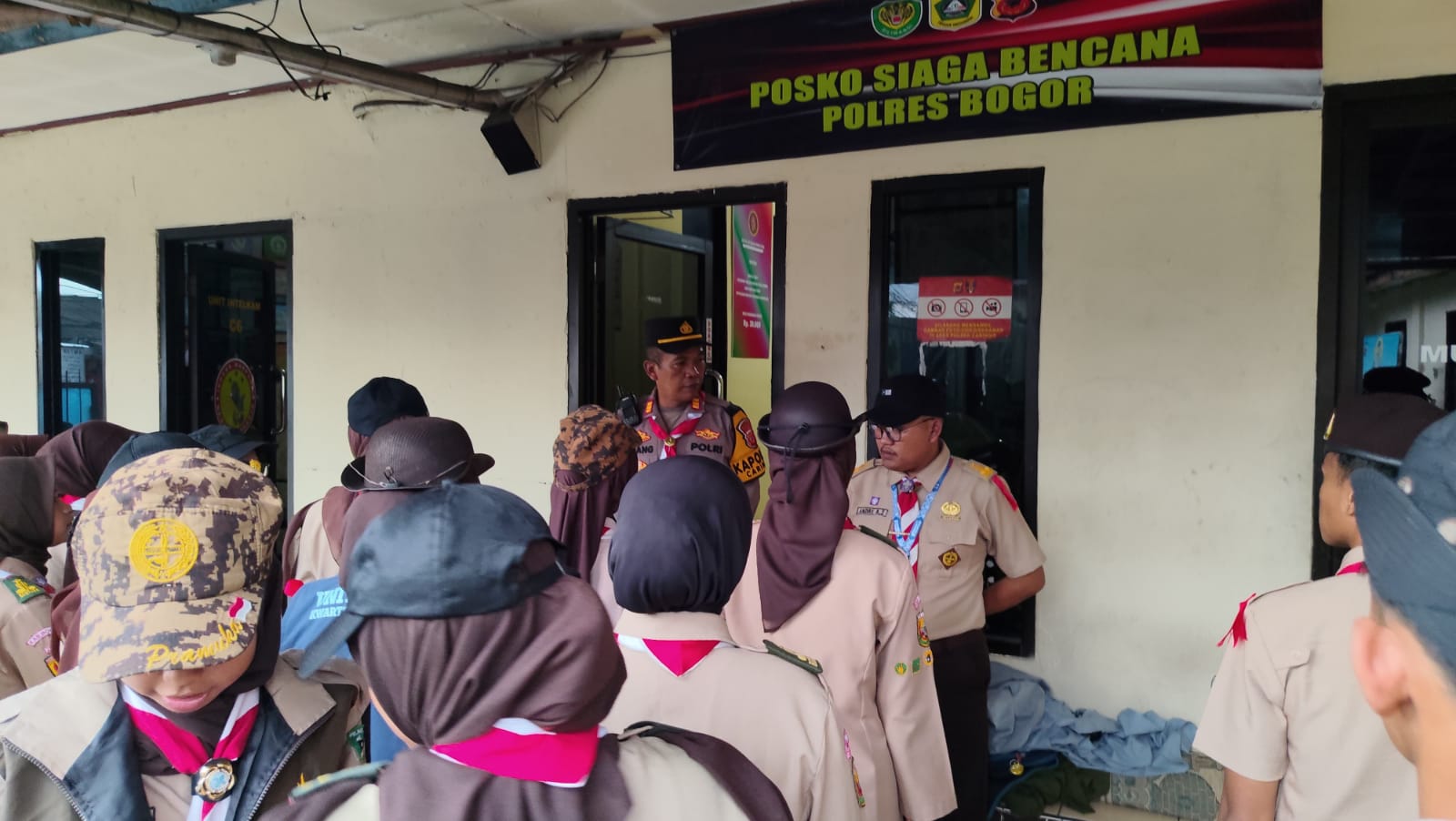 Jelang Malam Takbiran, 28 Pramuka Terima Pengarahan Khusus dari Kapolsek Caringin