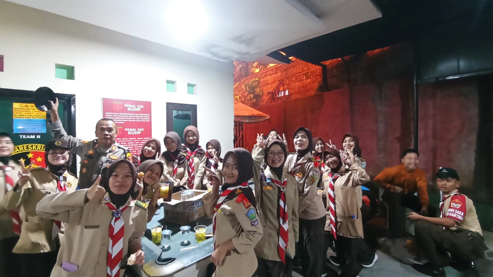 Hangatnya Buka Puasa Terakhir Ramadan, Pramuka Caringin dan Polsek Pererat Silaturahmi KBL 2026