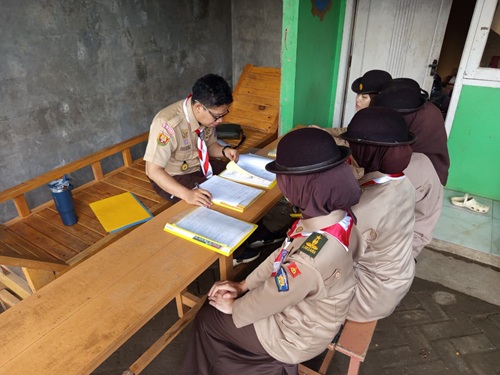 Kwarran Cileungsi Adakan Pengecekan Administrasi Pengajuan Pramuka Garuda