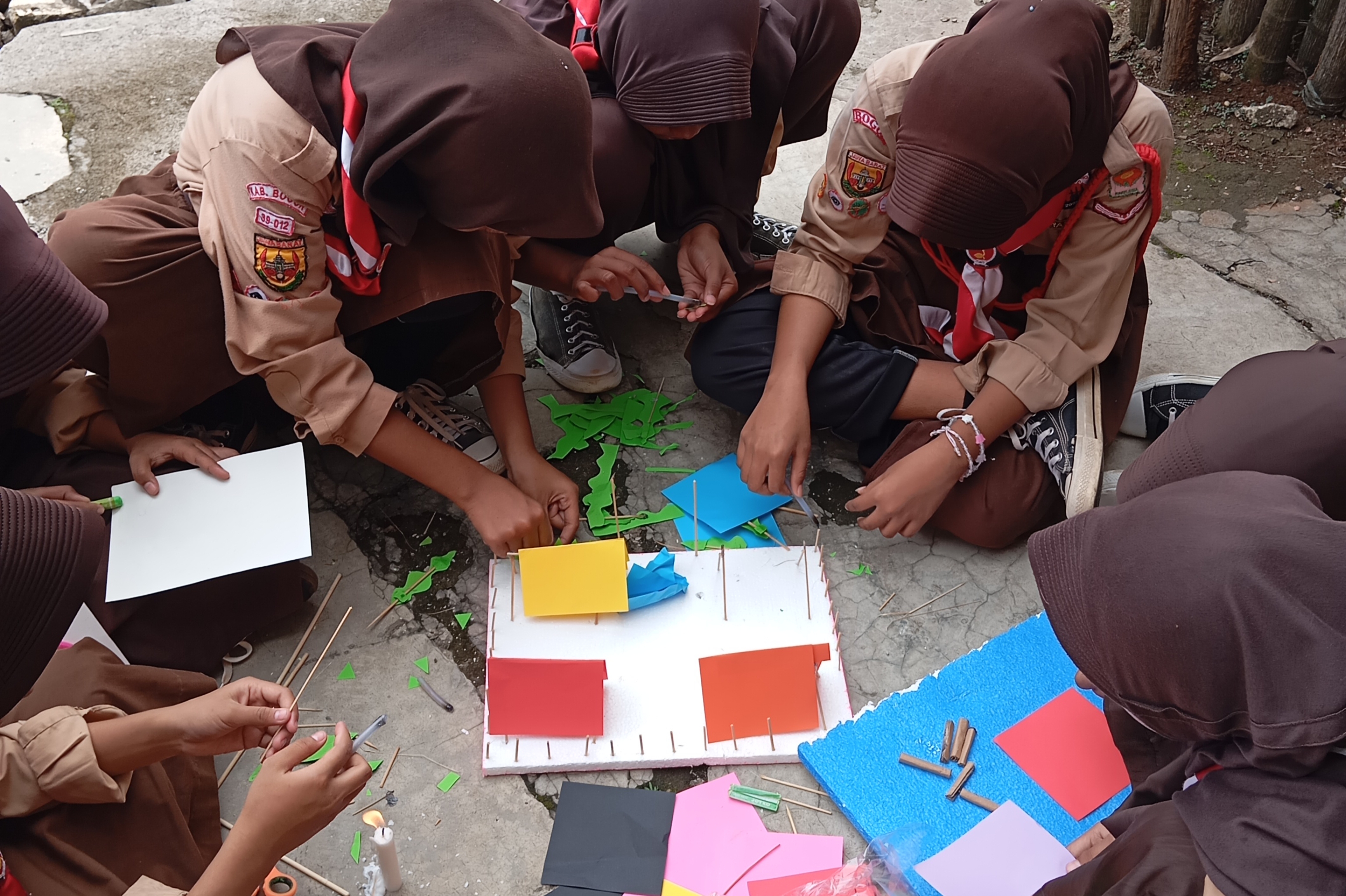 Asah Kreativitas, MTs Sahid Darul Mu’minin dan SMP Aqilah Hidayah Kolaborasi Buat Miniatur BUPER