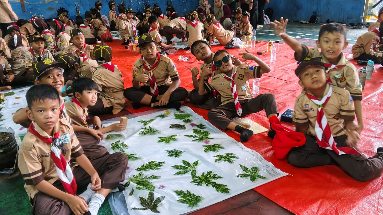 PEMBUKAAN PERSARI SDN PUSPANEGARA 03 BERLANGSUNG KONDUSIF, SIAGA BELAJAR CINTA LINGKUNGAN LEWAT ECOPRINT