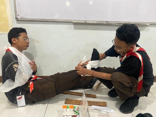 Peserta PPIM dari Sanggar Bakti SMK Bina Teknika Ikuti Materi P3K di Hari Ketiga