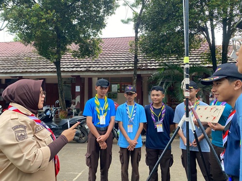 Peserta PPIM Sanggar Bakti SMK Bina Teknika Pelajari Pionering dan Tali Temali