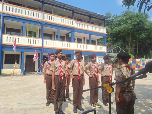 Semangat Pramuka SMPIT Fatahillah Laksanakan LT I Walau Cuaca Panas Terik