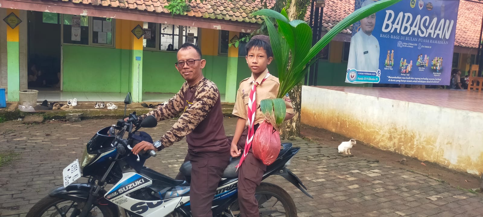 Dari Halaman Sekolah untuk Bumi! SDN Cibodas 05 Sukseskan Gerakan 50.000 Pohon Kelapa
