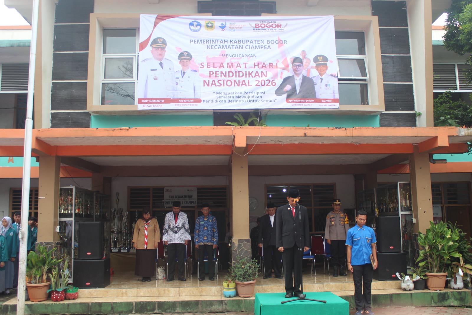 Wujudkan Merdeka Belajar, Pramuka Kwarran Ciampea Hadiri Upacara Hardiknas 2026 di SMK Pelita Ciampea