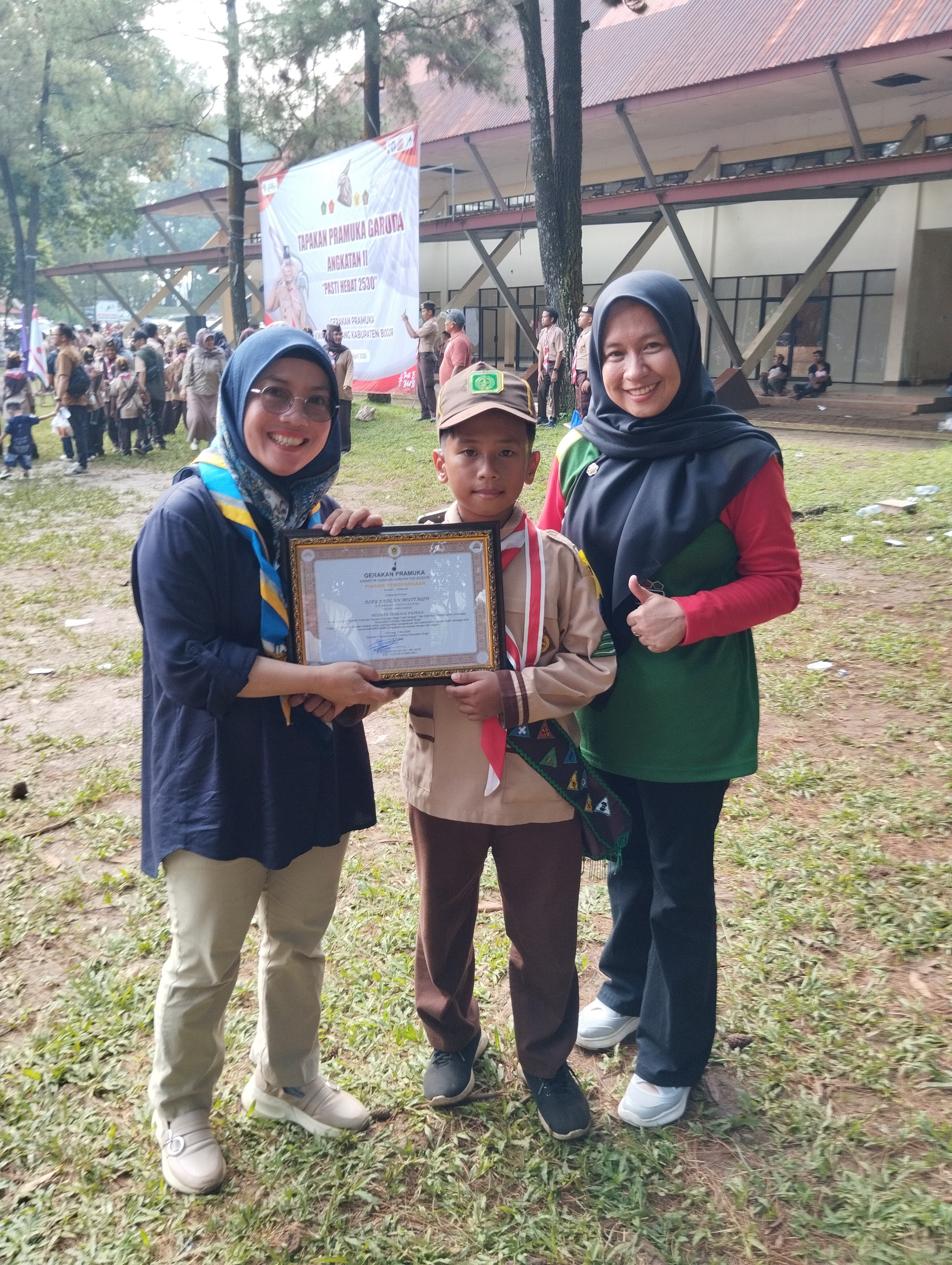 Alby Fadlan Muttaqin Raih Predikat Peserta Terbaik Putra pada Tapakan Pramuka Garuda Kabupaten Bogor