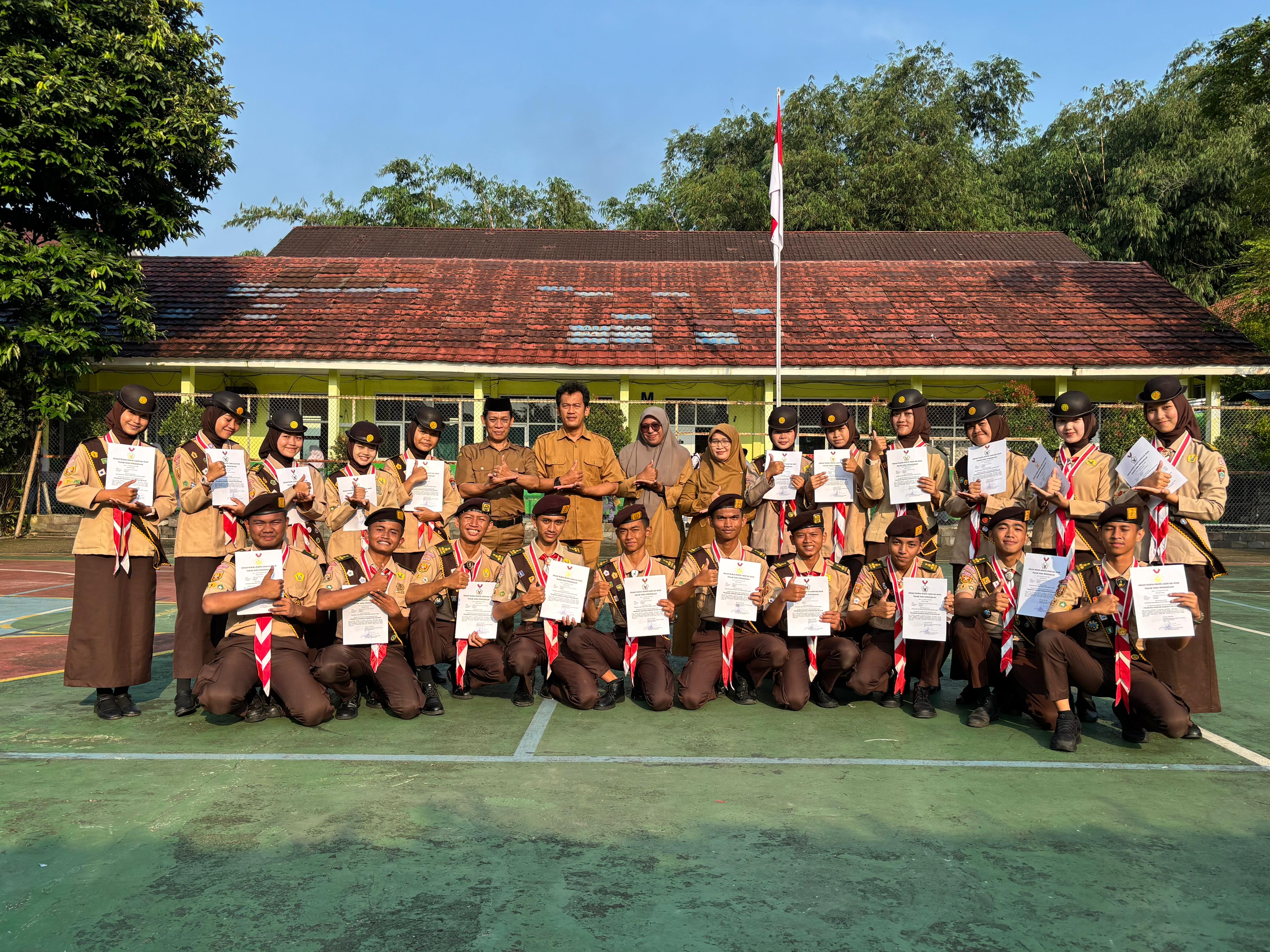 Semangat Kepramukaan Warnai Penyematan Penegak di SMAN 1 Ciampea