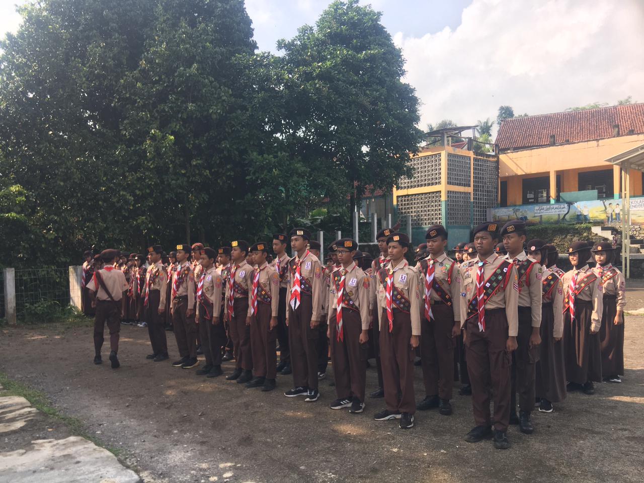 Tapakan Pramuka Garuda Kwartir Ranting Tamansari Sukses Digelar di SMPN 2 Tamansari