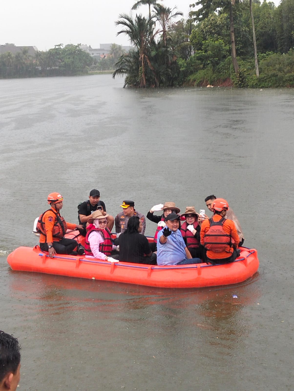 Pramuka dan Bupati Bogor Bersatu Selamatkan Lingkungan: Aksi Bersih Setu Citatah dan Penanggulangan Ikan Sapu-sapu