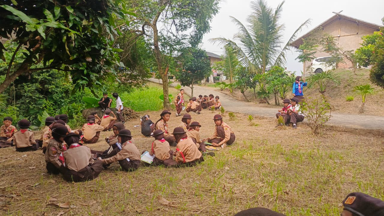 Mata Lomba Menaksir Lomba Tingkat II Kwarran Parungpanjang